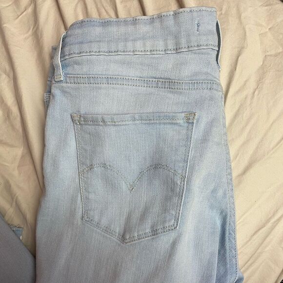 ⭐️HOST PICK⭐️ Levi’s Skinny Ankle Jeans - Picture 6 of 7